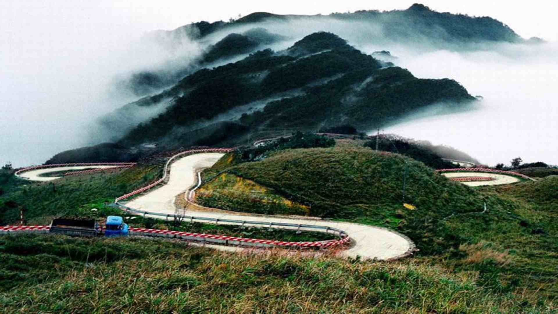 Hai Van Pass vietnam