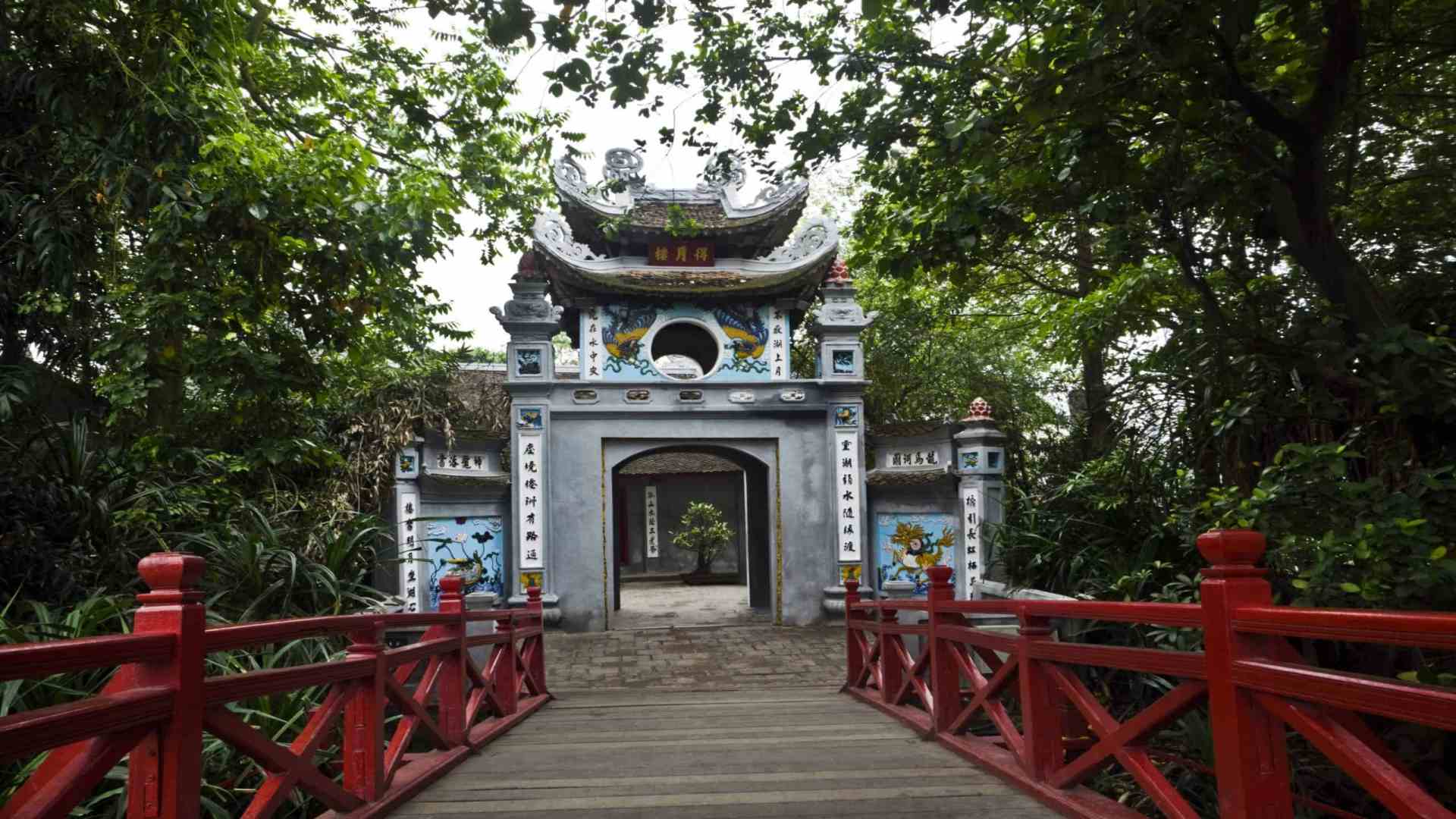 Hoan Kiem Lake (Hanoi) vietnam