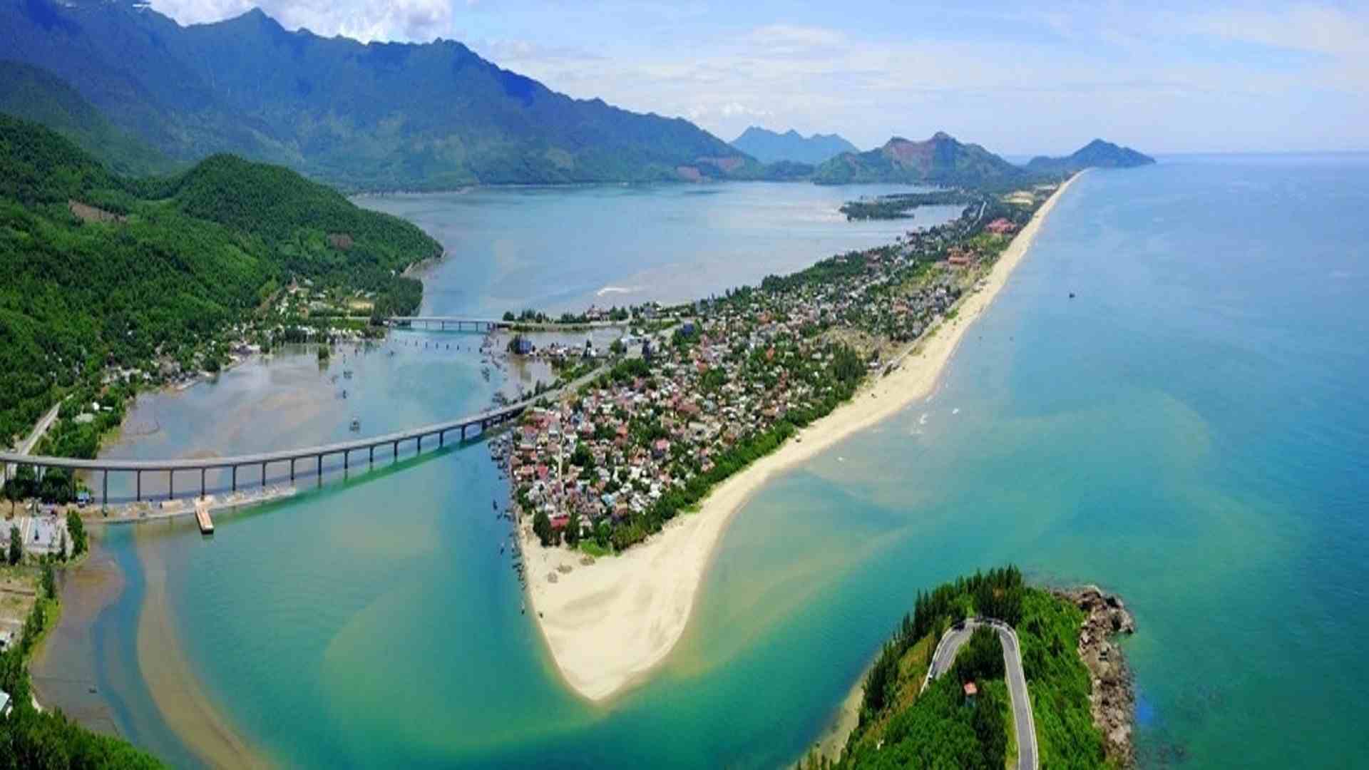 Lang Co Beach vietnam